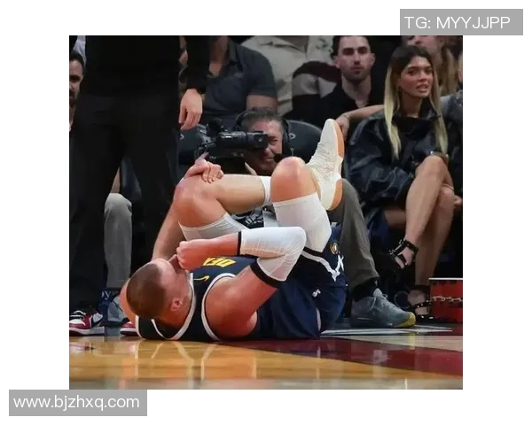 爵士队与掘金队激烈对决 双方全力争夺季后赛名额精彩上演